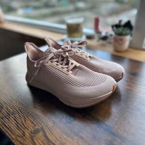 Women's Pink Athletic Shoes